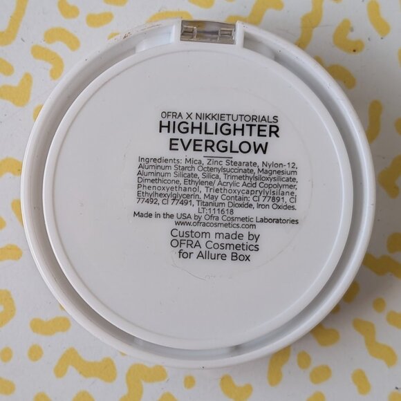 Nikkie tutorial x Ofra Highlighter in Everglow NWOB - Picture 2 of 2